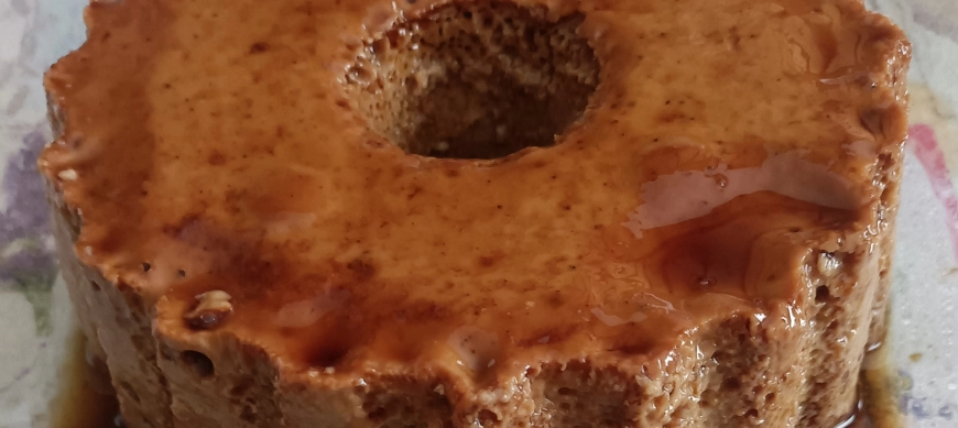 FLAN DE CREMA DE ORUJO CON NATA DE CAFÉ