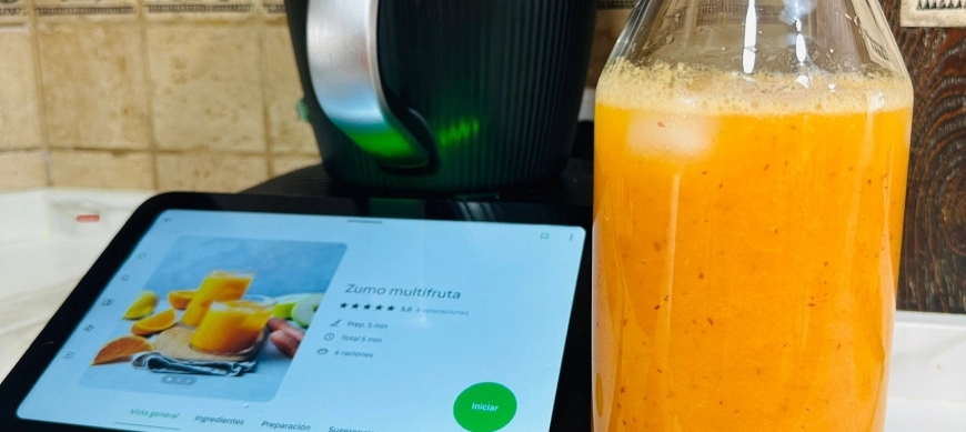 Zumo multifruta o multivitamínico