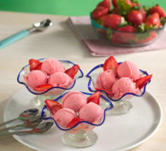 Receta sana de Helado de yogur y fresas Thermomix® desde Las Rozas
