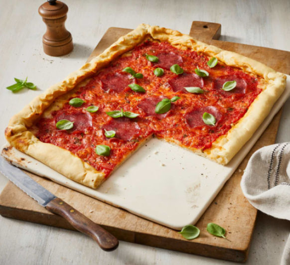 Pizza de salami con borde de queso con Paul con Thermomix® desde la Sierra de Madrid